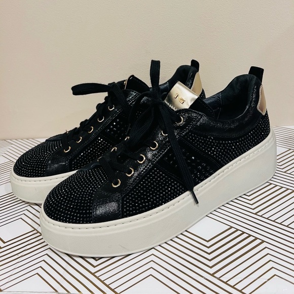 🔥 NERO GIARDINI - BLACK LACE UP LEISURE SHOE🔥 - Picture 1 of 4